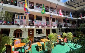 El Jardin Escondido Party Hostel